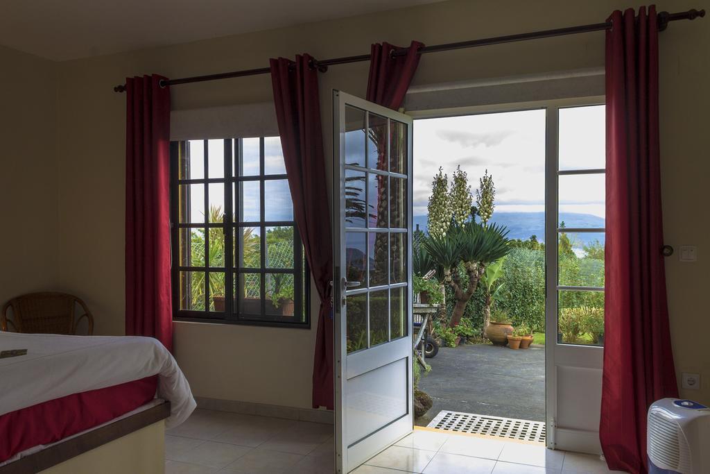Vila Belgica Bed & Breakfast Horta  Phòng bức ảnh